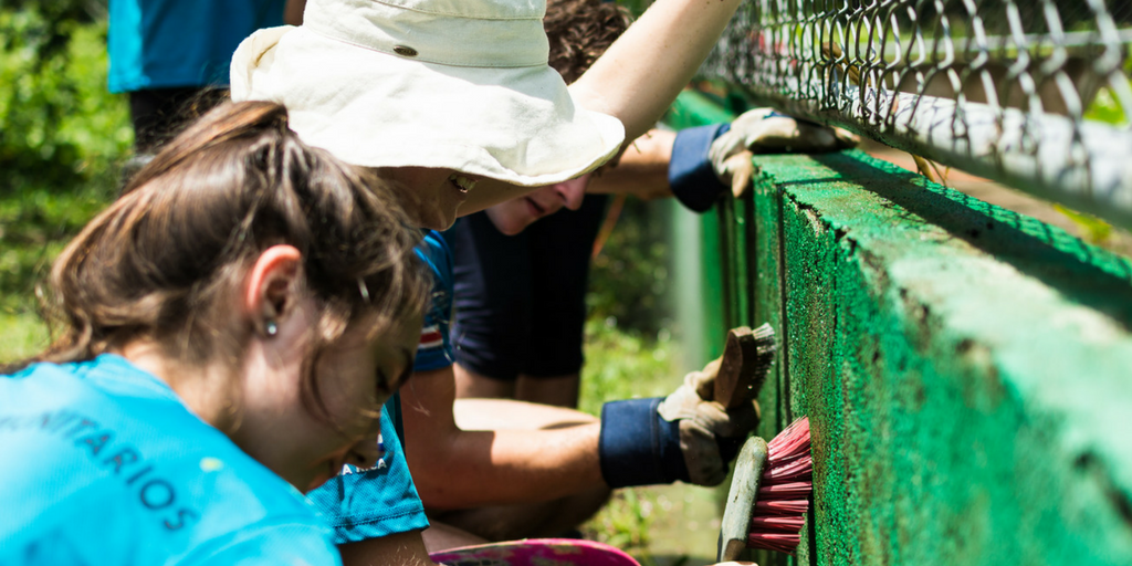 teen volunteers working abroad in Costa Rica | donate or volunteer