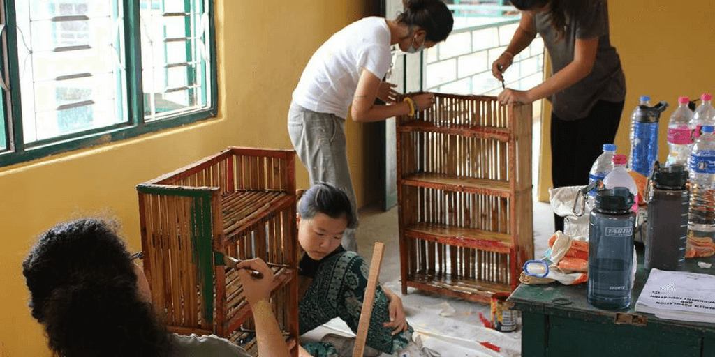 teen volunteers in Nepal